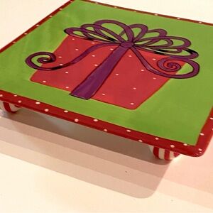 MAIN STREET COLLECTION HANDPAINTED CHRISTMAS GIFT SQUARE CERAMIC FOOTED TRIVET